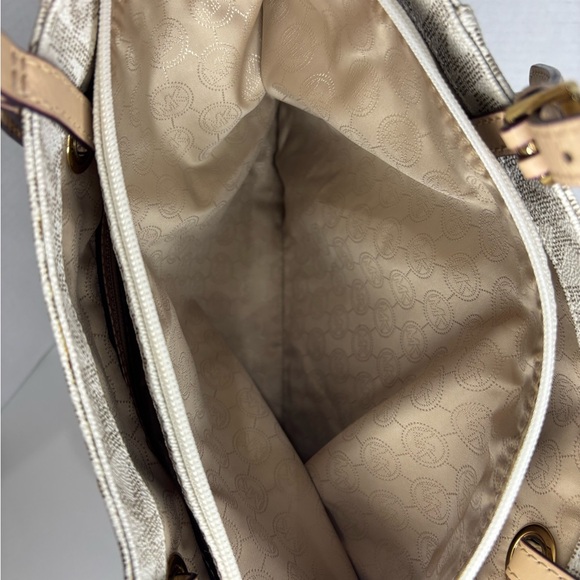 Michael Kors Jet Set - Picture 7 of 8